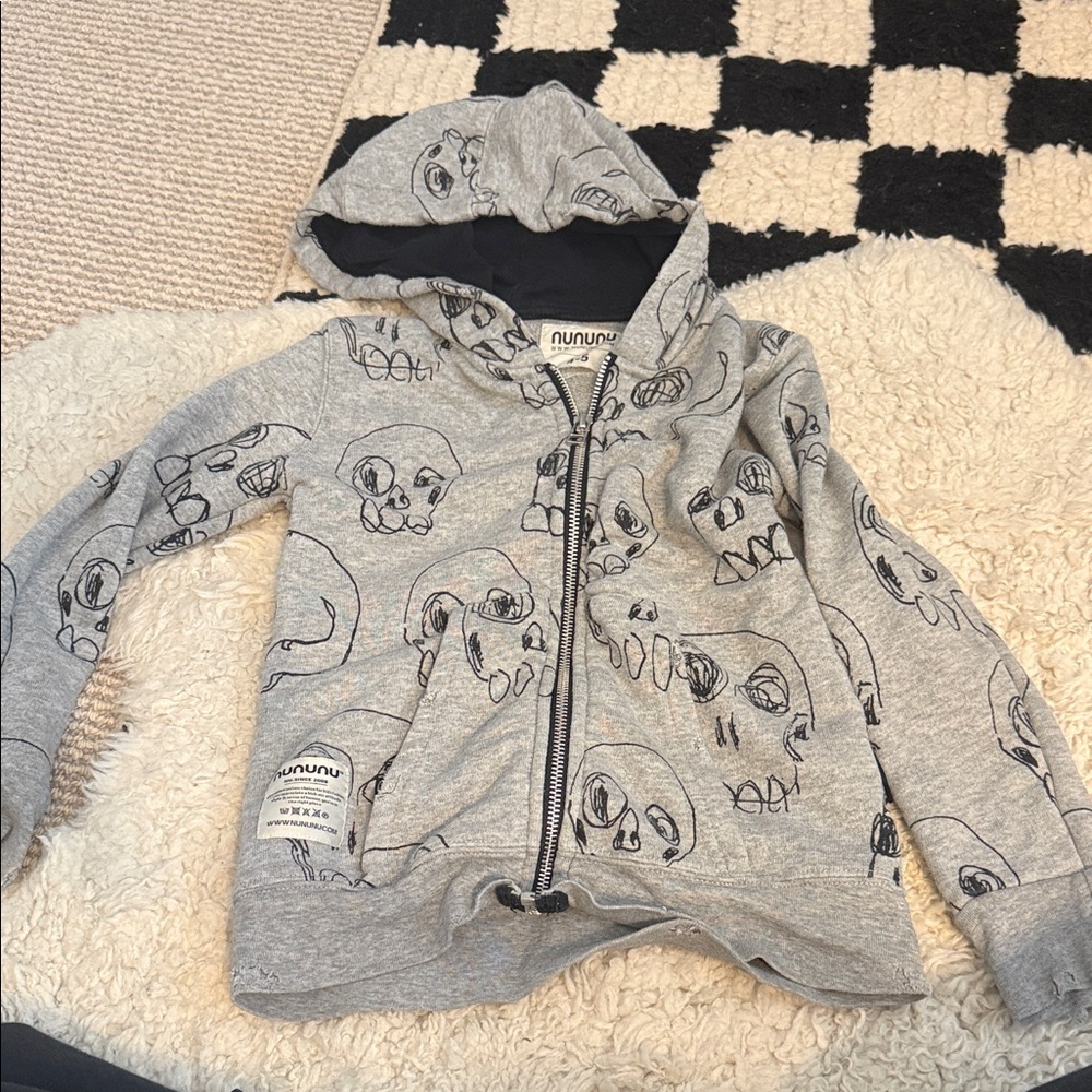 NUNUNU Gray Hoodie with Fun Skull Design